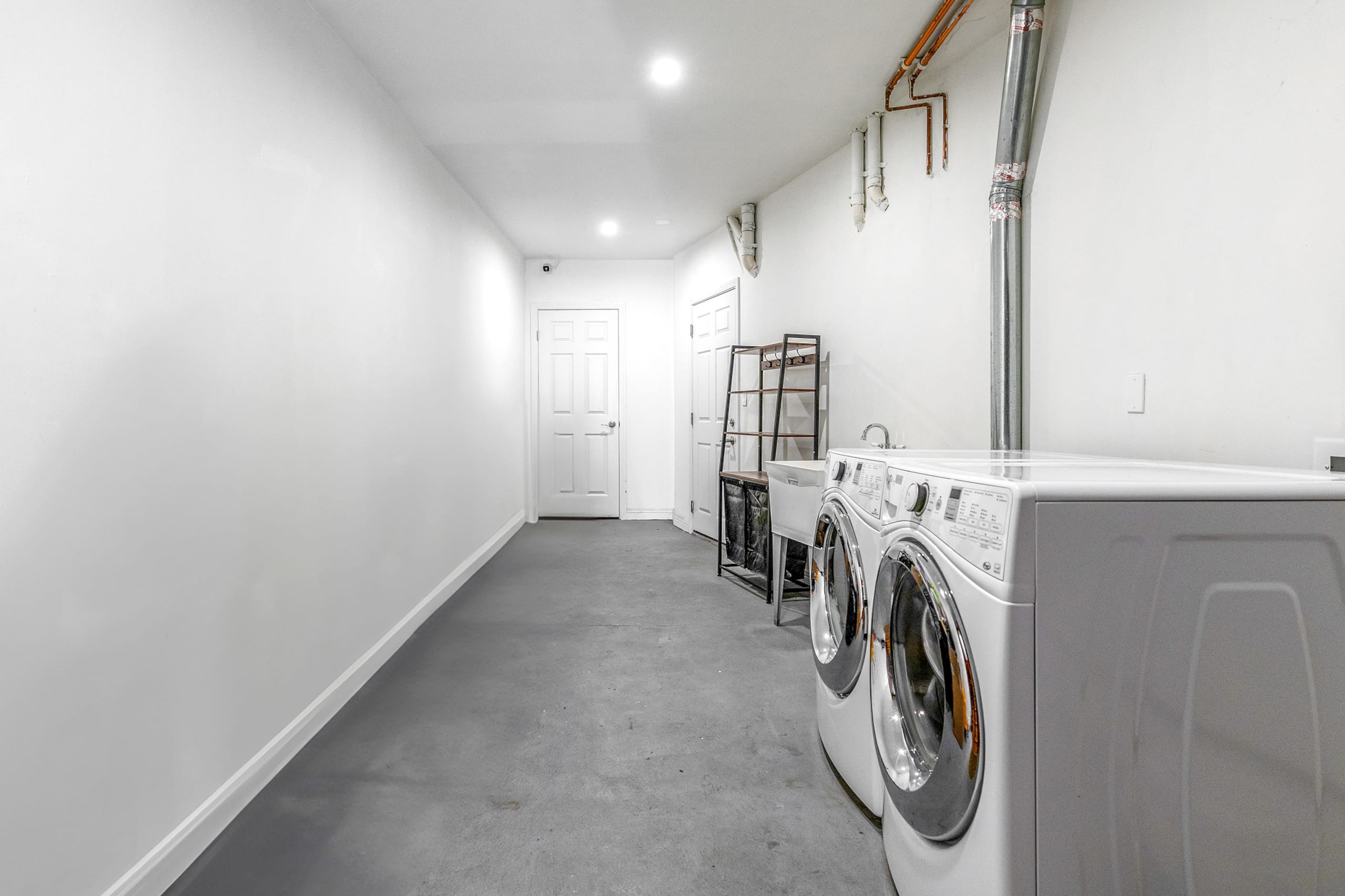 Home in San Francisco · ★4.95 · 3 bedrooms · 3 beds · 2.5 baths - Image 17