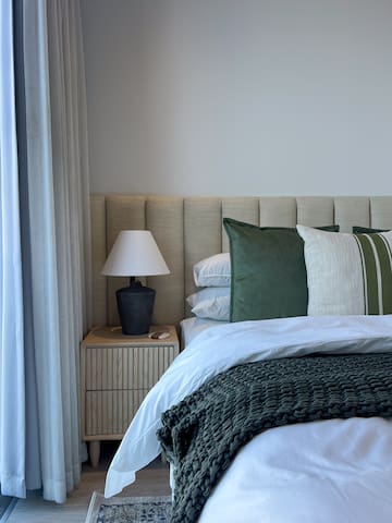 2-Bed De Waterkant Gem! No Loadshedding! gallery image 4