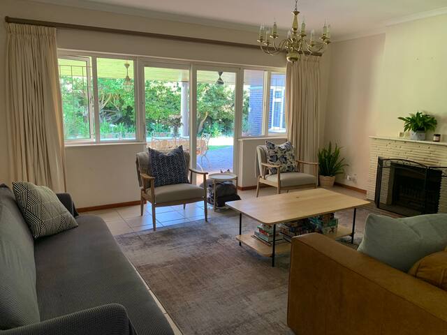 Spacious, happy Constantia home gallery image 3