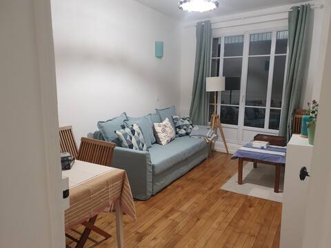 Successful Airbnb property: Bright accommodation: ideal for a stay in Paris! in Boulogne Billancourt