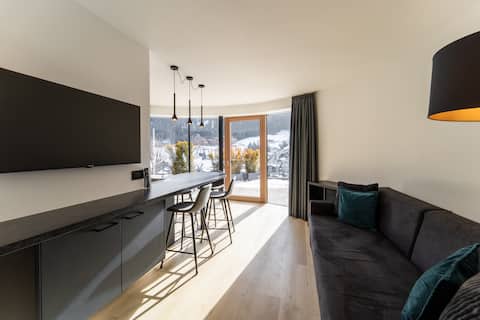 Top Airbnb: Apartment Turonda in Urtijëi