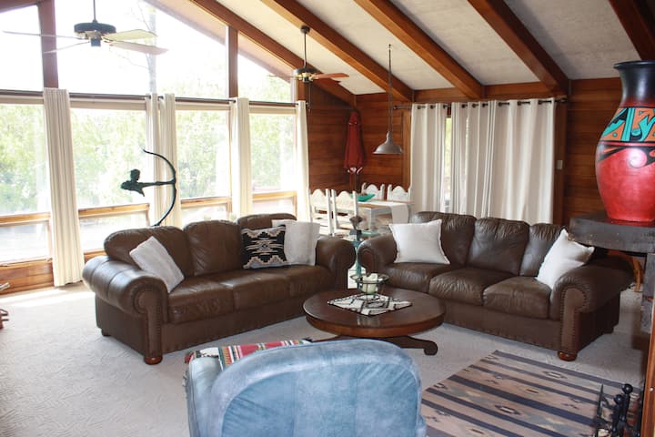Grand Cabin, Hot Tub, Pool Table - Ruidoso, NM