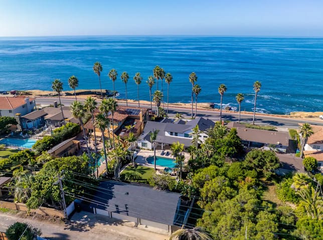 Sunset Cliffs Spectacular Oceanfront Villa gallery image 2