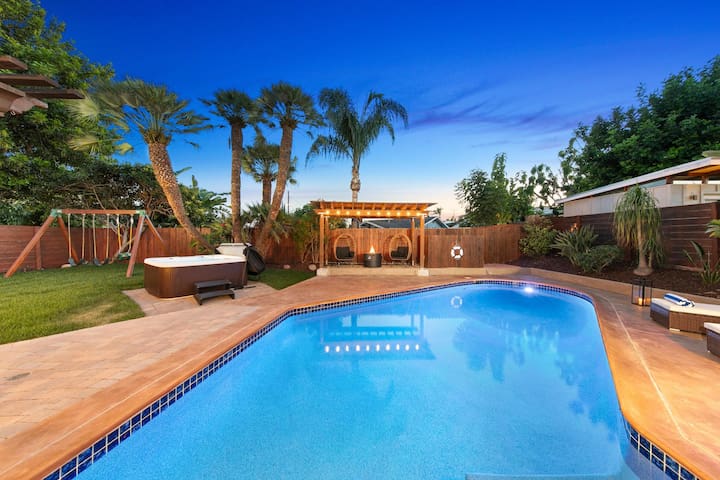 SoCal Lux: Solar Heated Pool | Spa|Game Room|Grill
