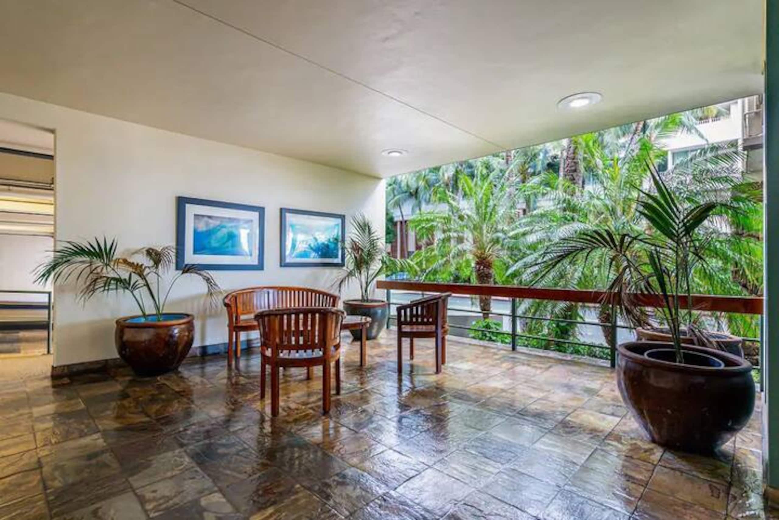 Condo in Honolulu · ★4.84 · 1 bedroom · 2 beds · 1 private bath - Image 26
