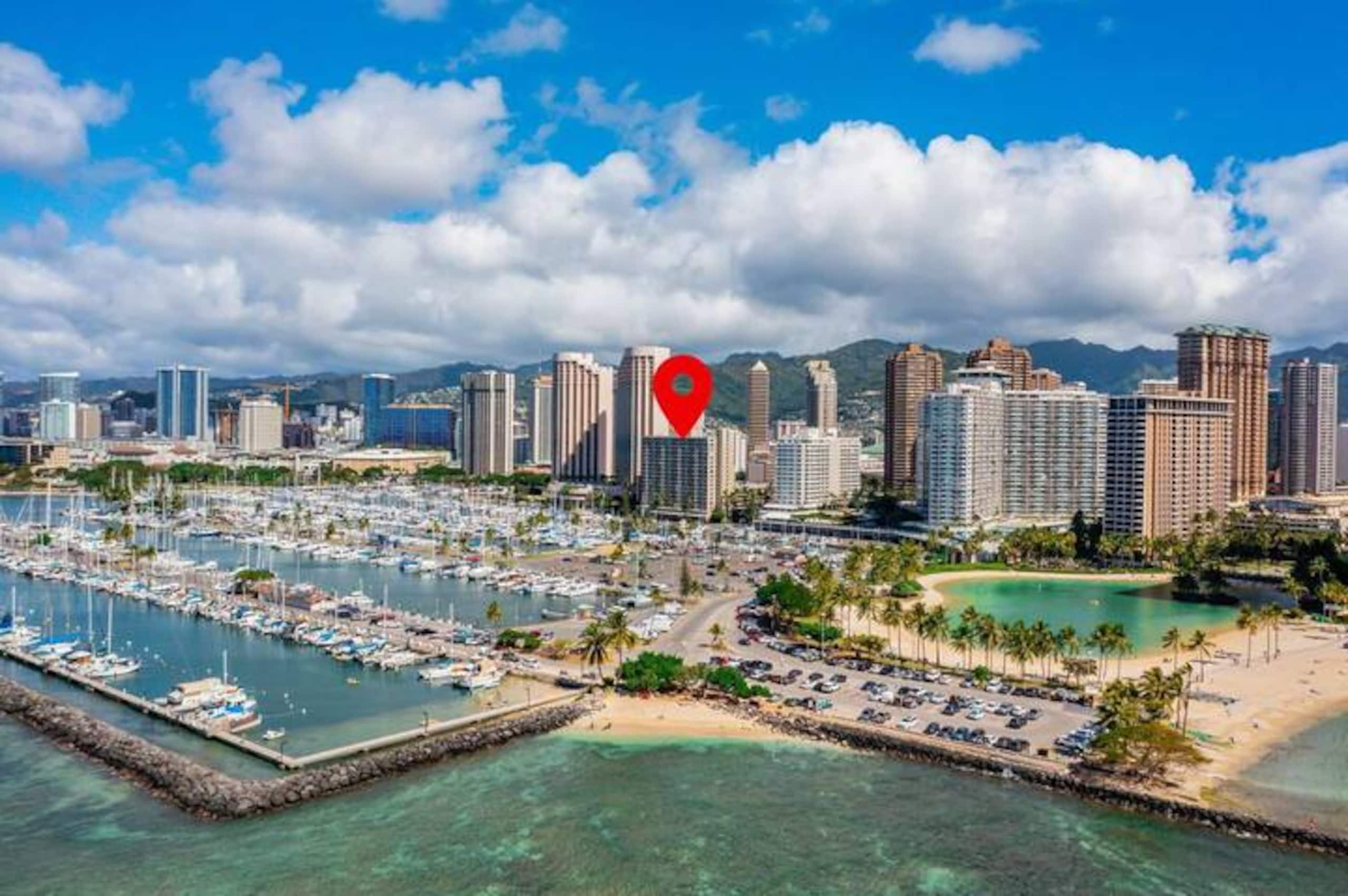 Condo in Honolulu · ★4.84 · 1 bedroom · 2 beds · 1 private bath - Image 28