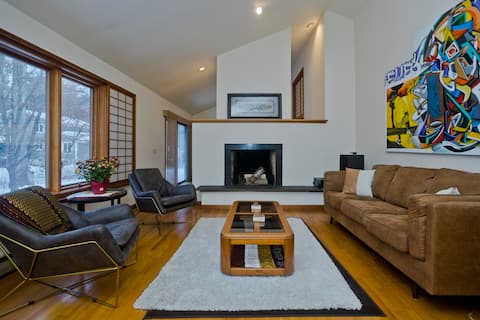 Luxury Retreat on Robert Frost Trail