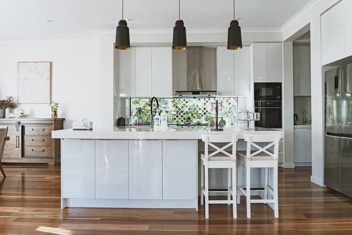 Luxury 5-Bedroom Family Getaway gallery image 2