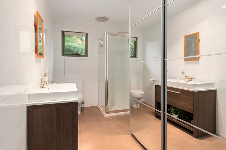 River Lodge, close to Warburton gallery image 5