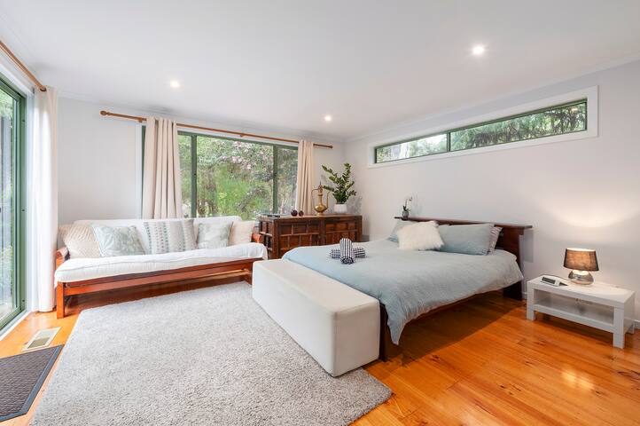 River Lodge, close to Warburton gallery image 2