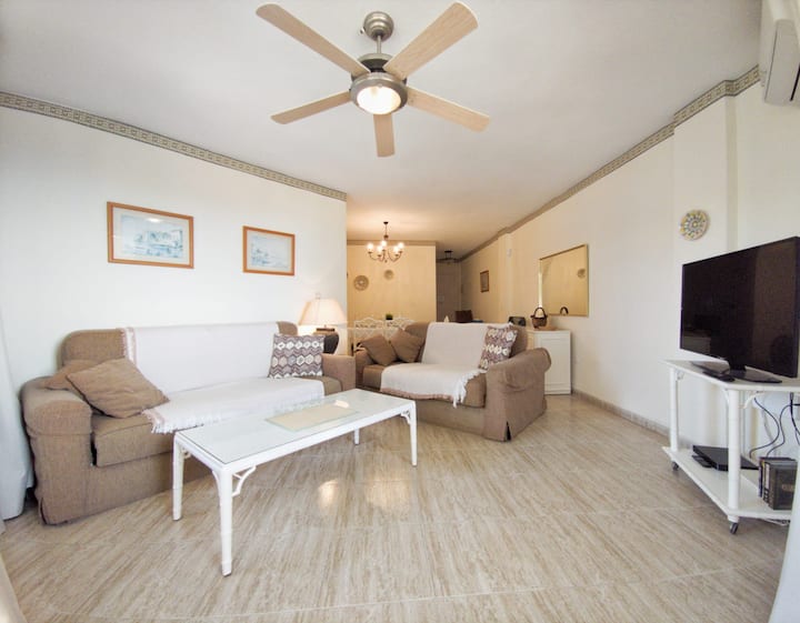Modern Apartment W/ Sea Views & Pool Access - Calahonda
