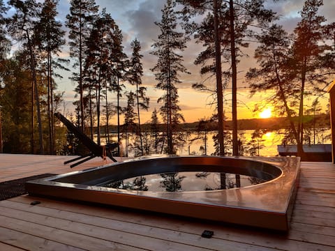 VillaGo Kallio - Stylish villa by the sea