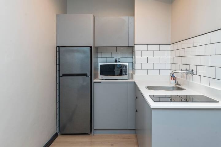 2BR | HAVN-Aparthotel by Totalstay gallery image 4