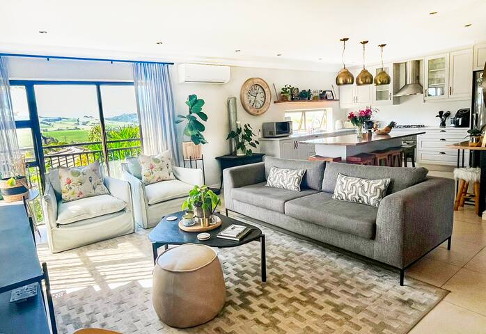 3BDR: Stunning Views, Wine Route & Indoor Braai gallery image 3