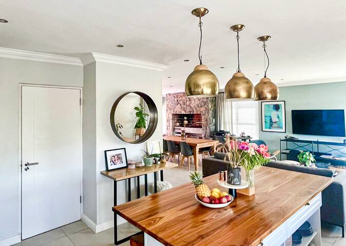 3BDR: Stunning Views, Wine Route & Indoor Braai gallery image 5