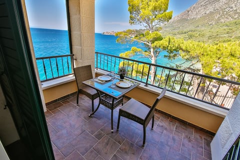 Top Airbnb: Scenic sea view in Vista Mare beach house, A1 in Općina Podgora