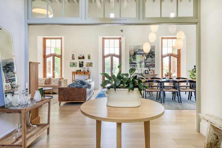 Stylish 3-Bed Constantia Home with Mountain Views gallery image 2