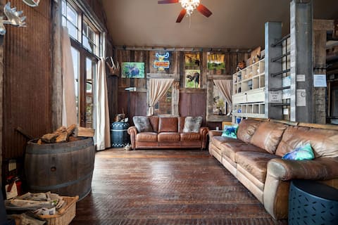Popular Airbnb listing: Unique Chalet in Grand Lake with Private Hot tub in Grand Lake
