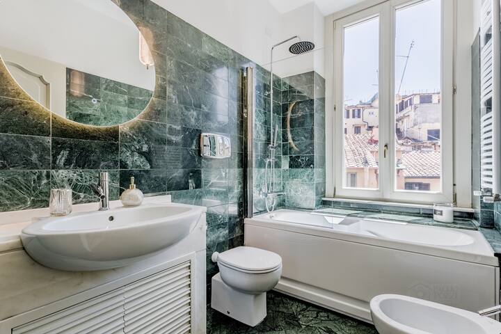 Crispi 20 Exclusive Apartment gallery image 4