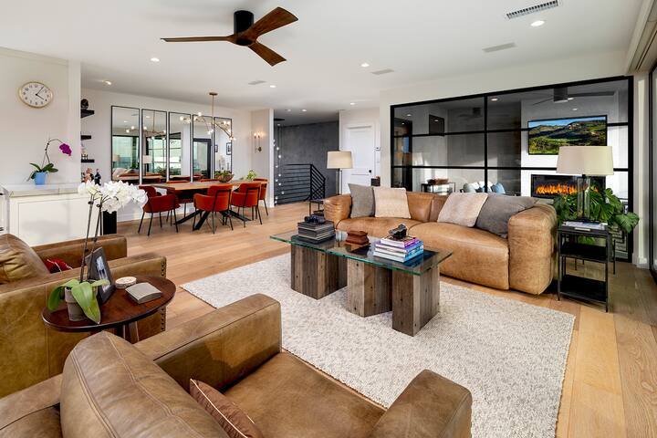 A Dream Right on the BEACH! gallery image 3