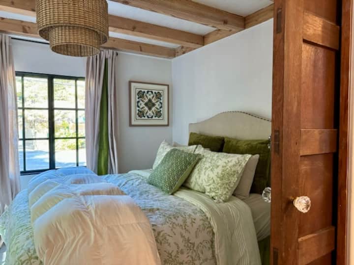 საძინებელი 1