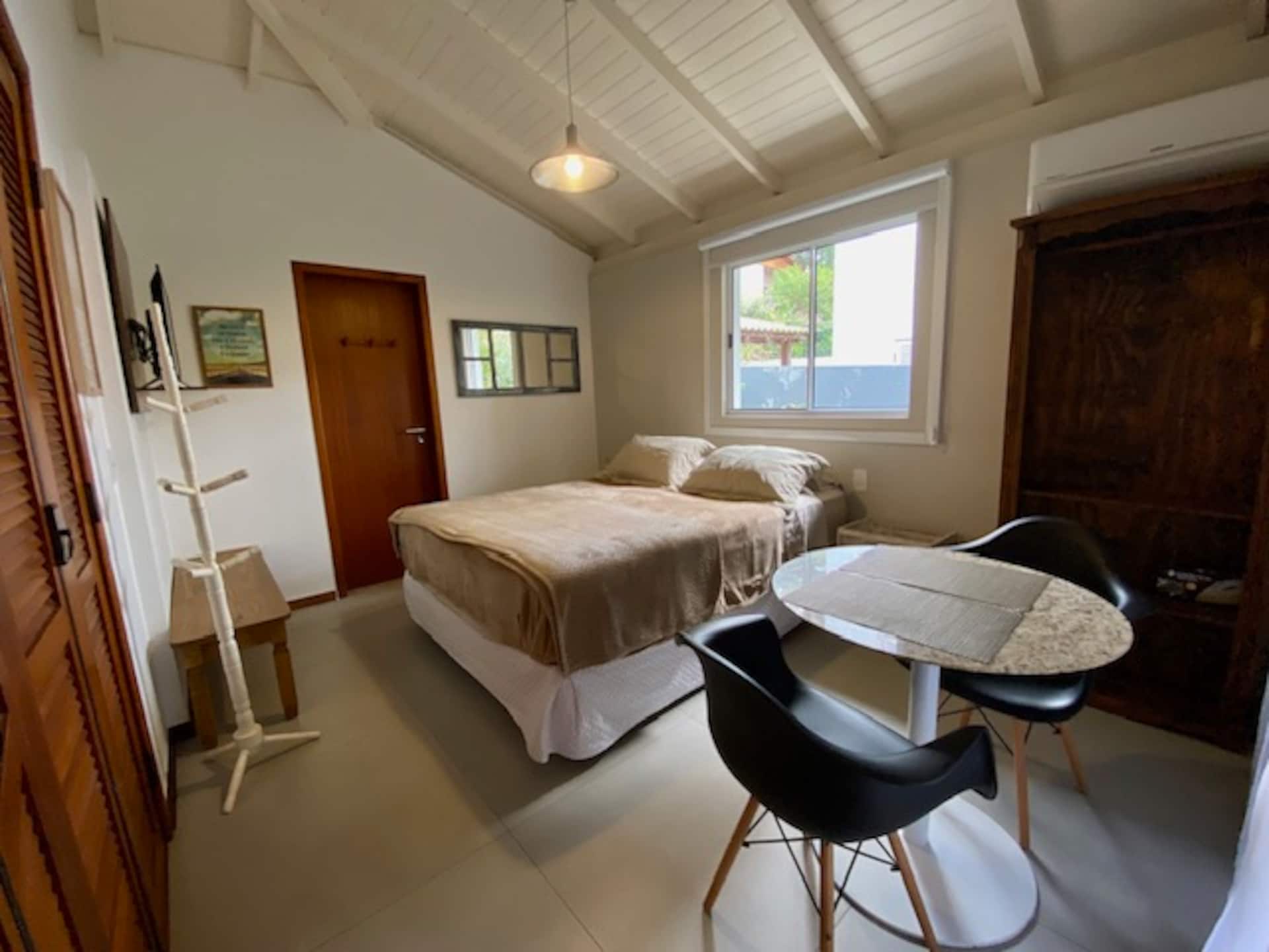 Studio in Lagoa in a condominium with a path to the beach