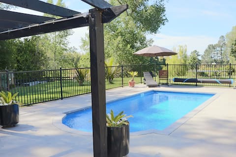 The Orchard & Oak Apartment- Pool Peaceful Perfect