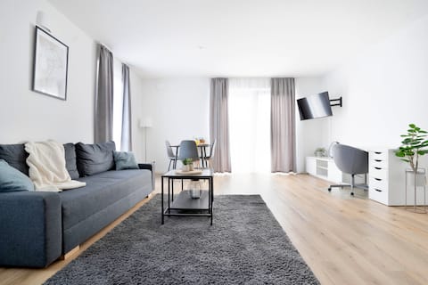 Awesome 2-bedroom apartment | parking | home2share