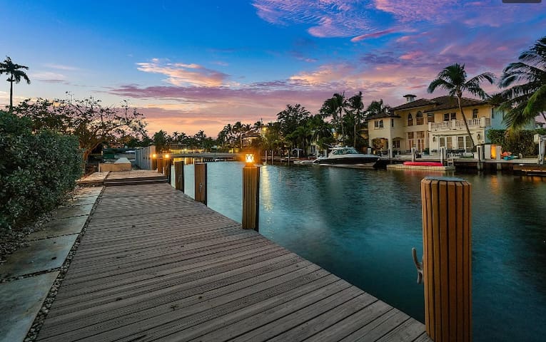 Paradise @ Seven Isles, Las Olas