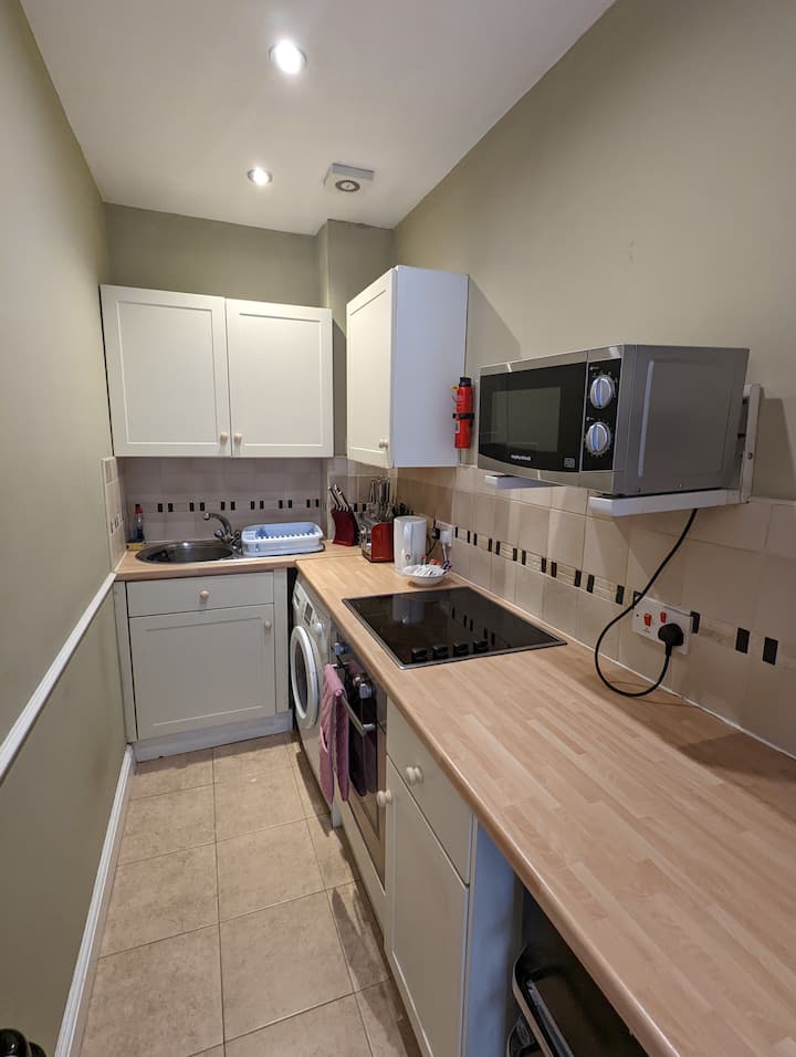 Castletown Road Studio, W14 ! - Fulham