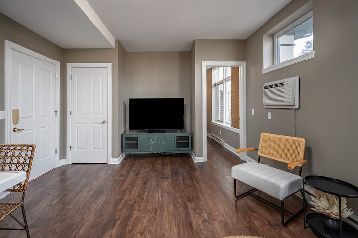 Chic Condo In Lake Geneva - Big Foot Beach State Park, Lake Geneva