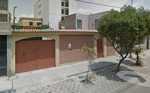 "Las Begonias" house with PKG (CPE is provided)