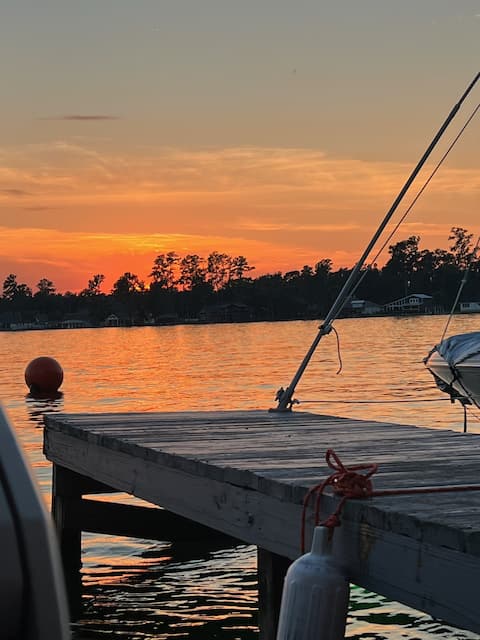 Best sunsets on the lake!