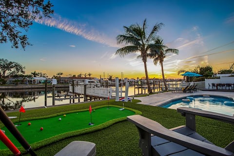 Costal Waterfront, Heated Pool, Boat Lift, Dock,