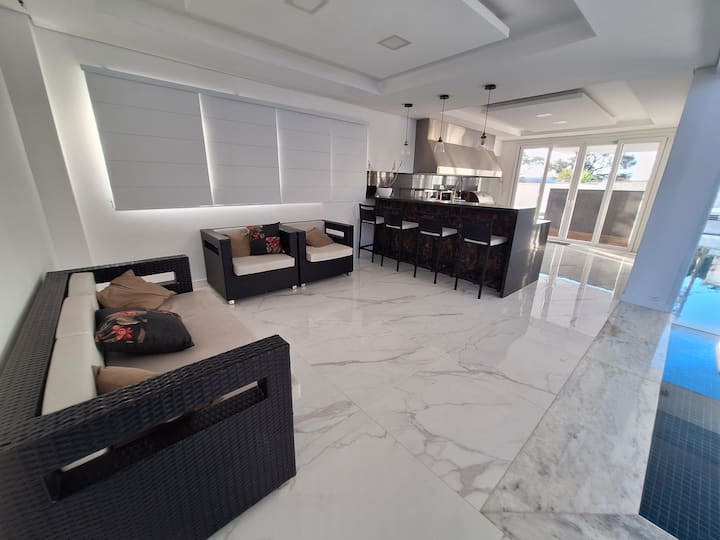 Linda  Mansão Estilo Resorte! - Mogi das Cruzes