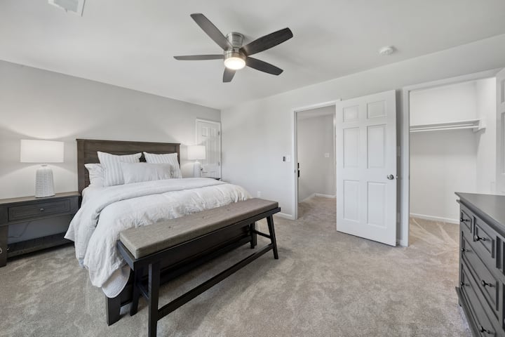 الطابق العلوي غرفة النوم 1