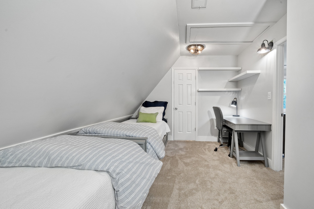 Бонус „Соба на спрат“ (приватна спална соба 2 на горниот кат)