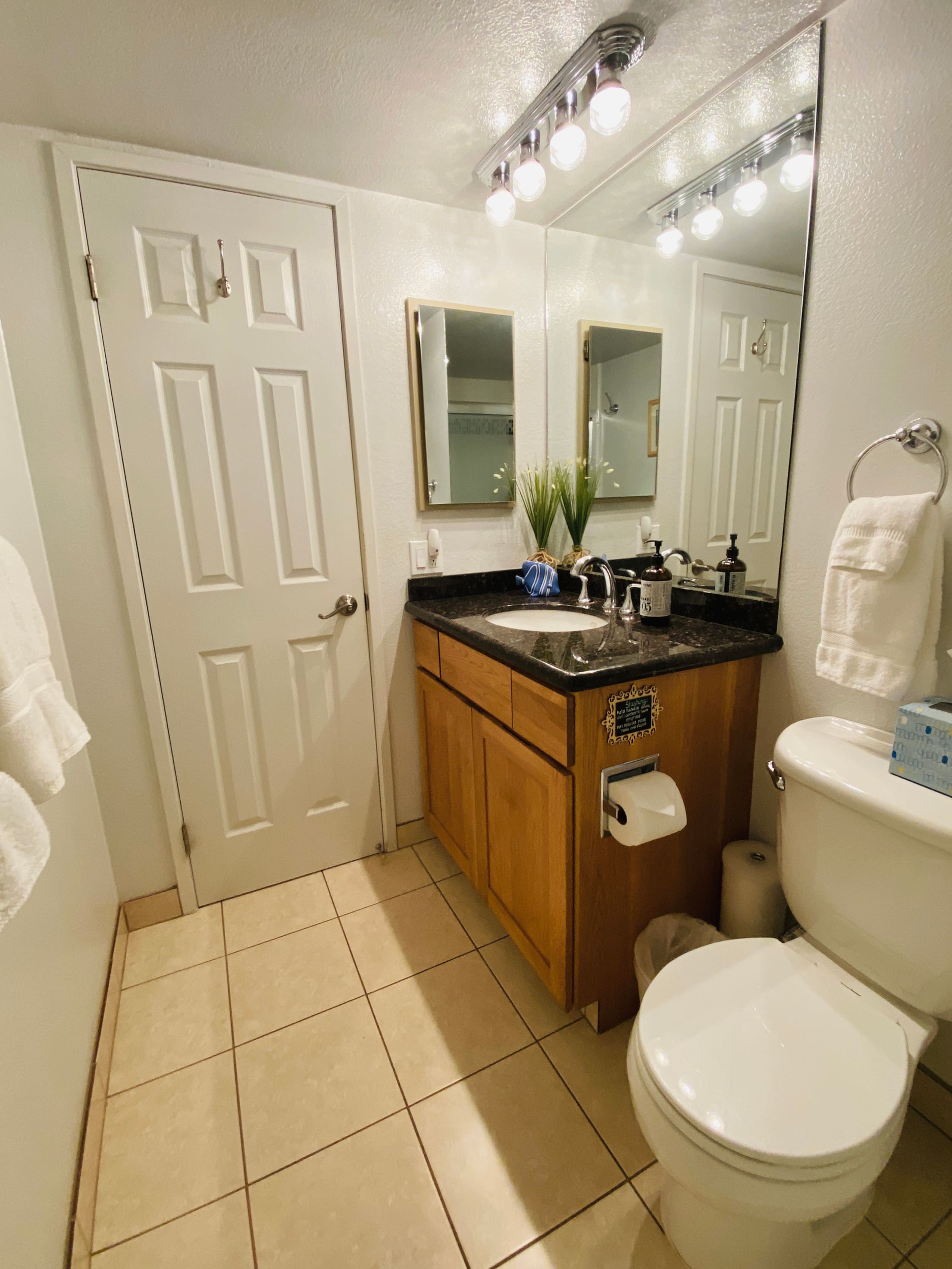 Condo in Kihei · ★4.96 · 1 bedroom · 2 beds · 1 bath - Image 25