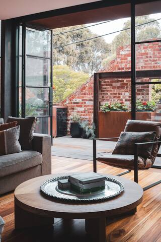 Brighton House – Inner City Chic, Double Garage gallery image 4