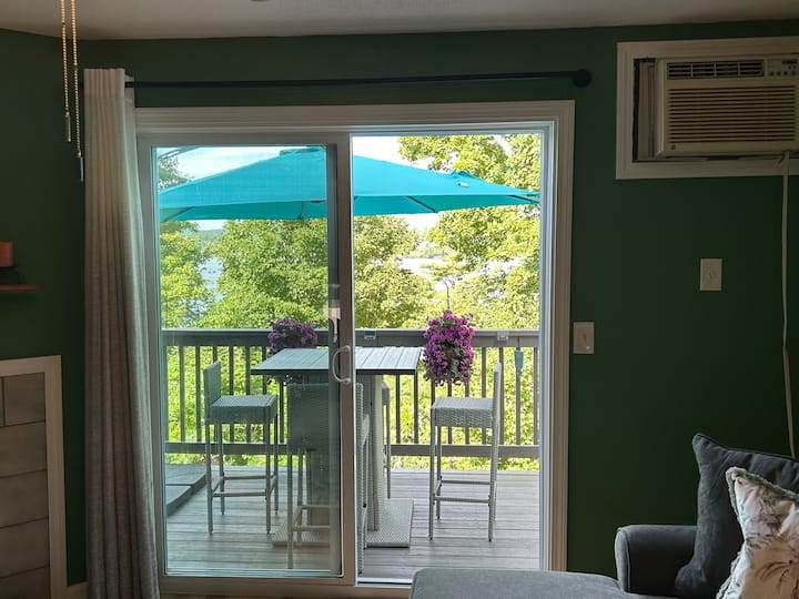 Beautiful Lakeview Townhouse - Laconia, NH