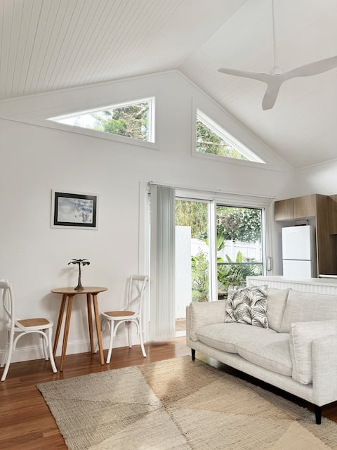 Successful Airbnb property: Pine Tree Studio with air-con, Wi-Fi in Byron Shire Council