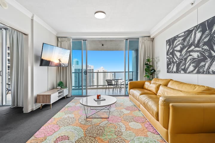 Lovely 2 Bed 2 Bath Ocean View Unit At Chevron - Surfers Paradise