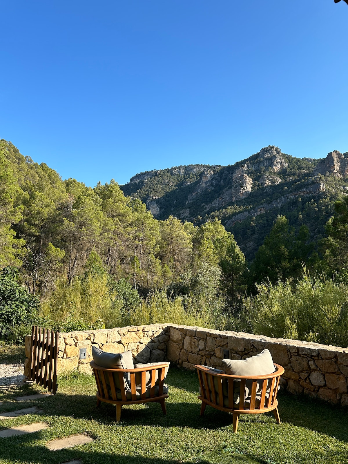 Mas de Borras, a farmhouse in a unique setting. 2