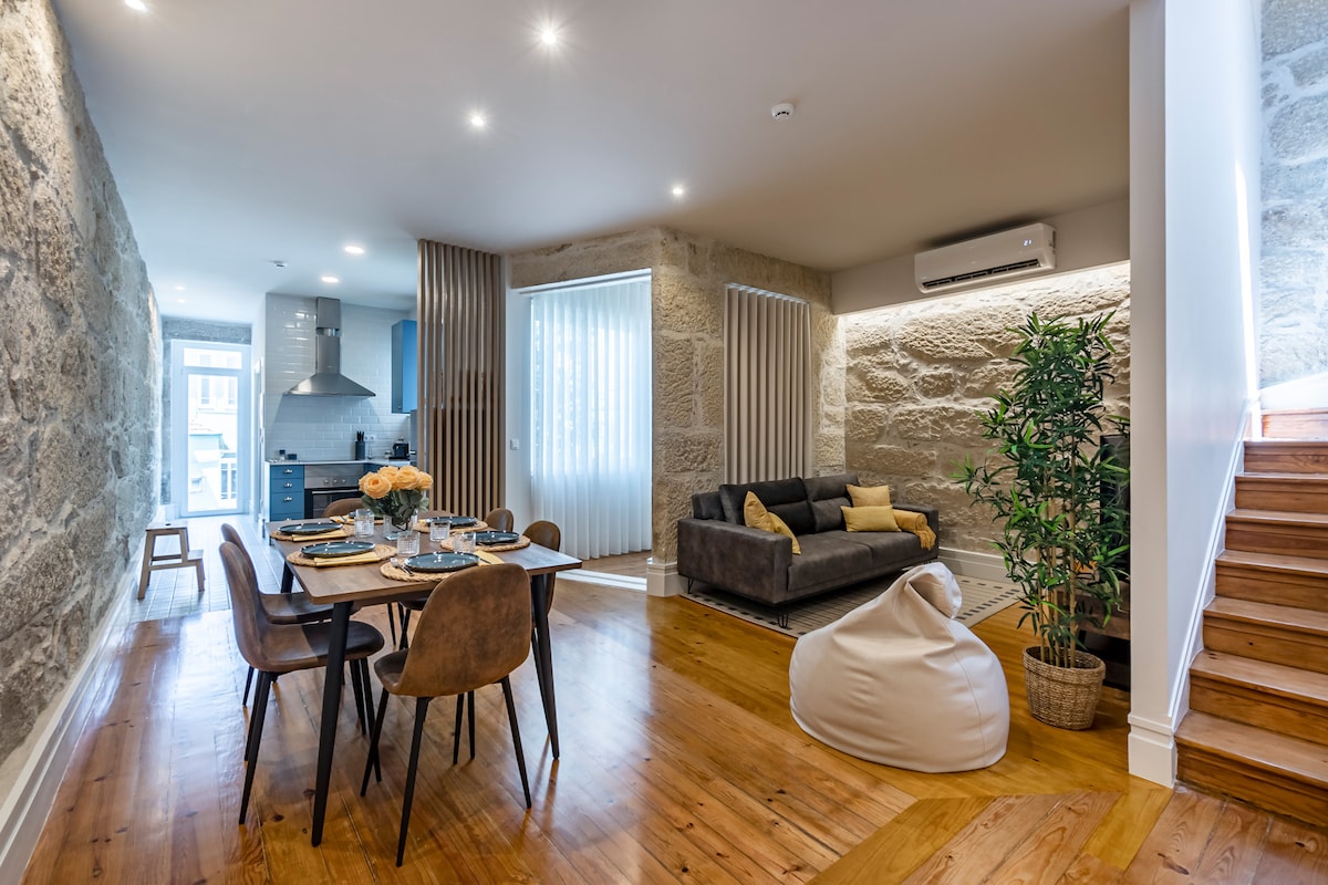 Ribeira River House — view 2