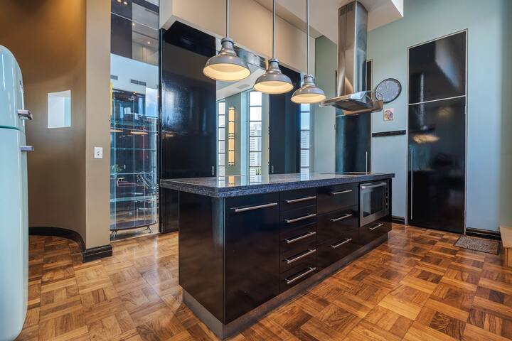 Mutual Heights Penthouse gallery image 5