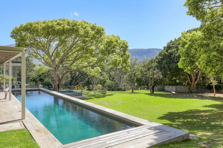 Villa Oasis featured image