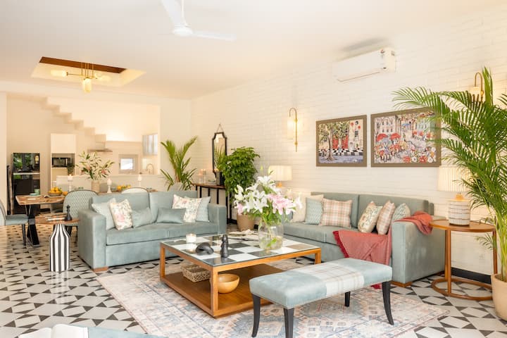 Living room image 5