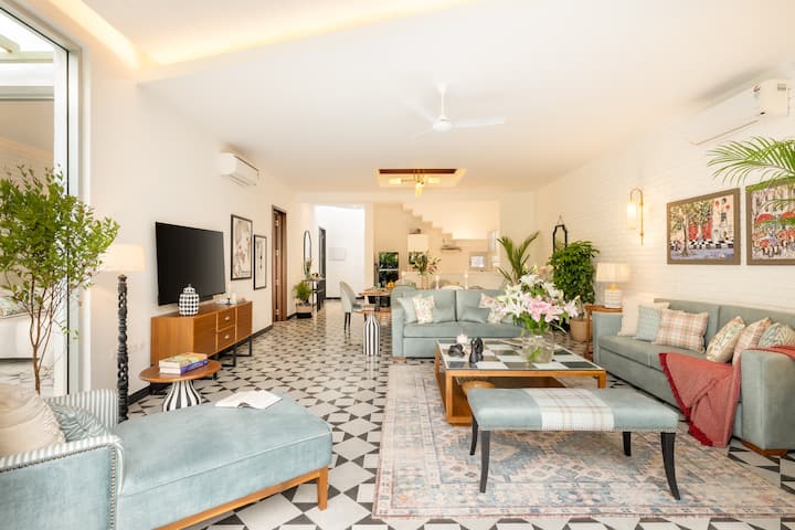 Living room image 2