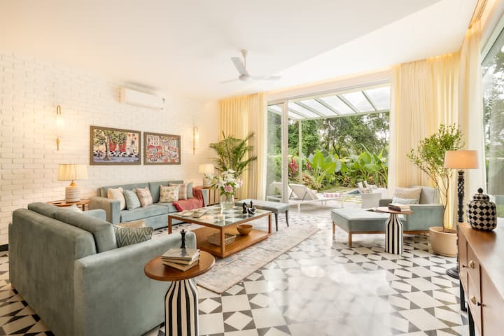 Living room image 1