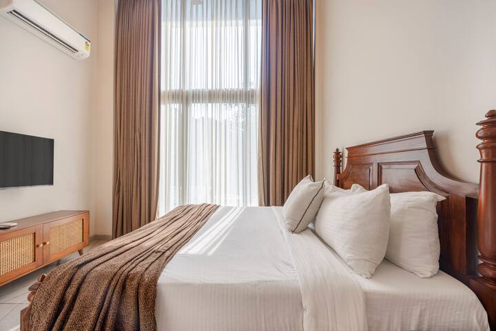Bedroom 1 image 2